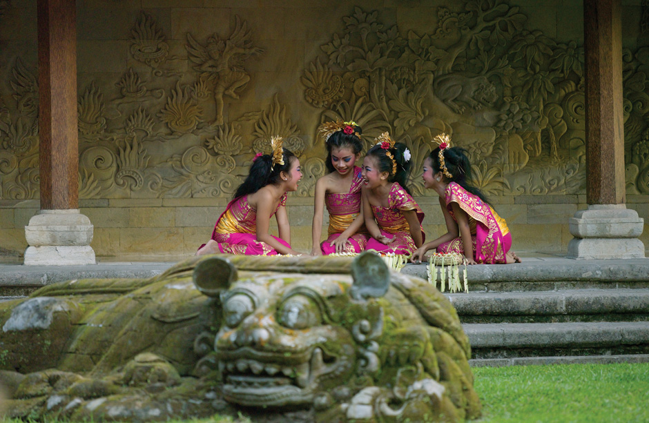 Amandari Dance Students